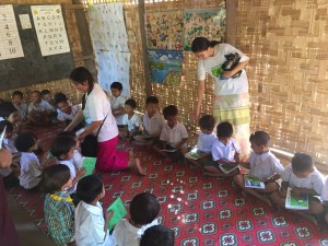 <!--:es-->Donaciones en dos escuelas de Sagaing<!--:-->
